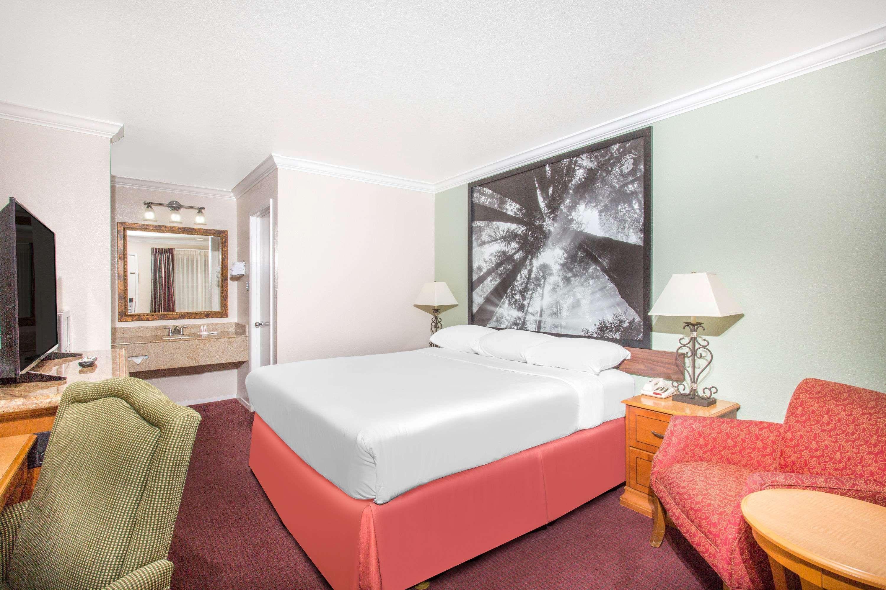 Upper Lake Inn & Suites Luaran gambar